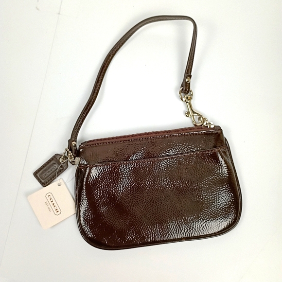 NEW COACH PATENT LEATHER SMALL WRISTLET 47782 - Picture 1 of 6